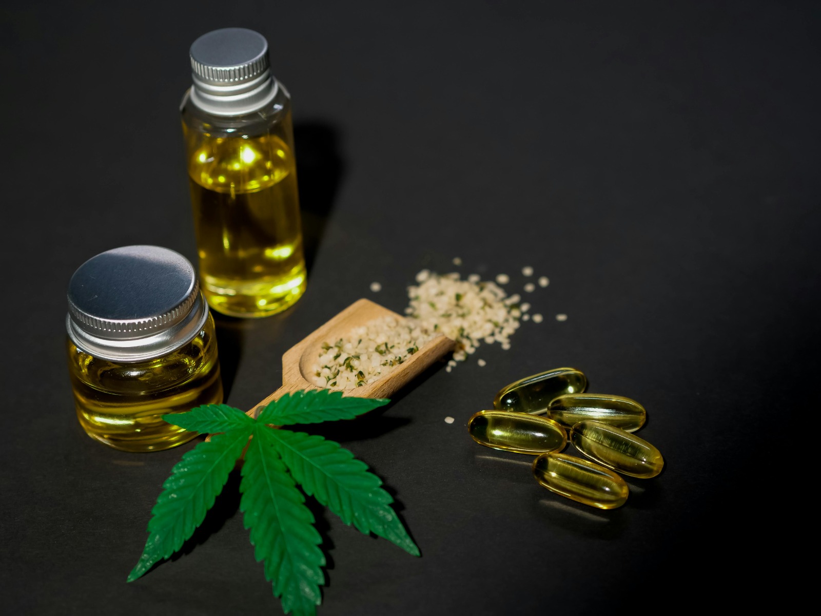 Gélules CBD vs Huiles CBD : le guide ultime pour faire votre choix