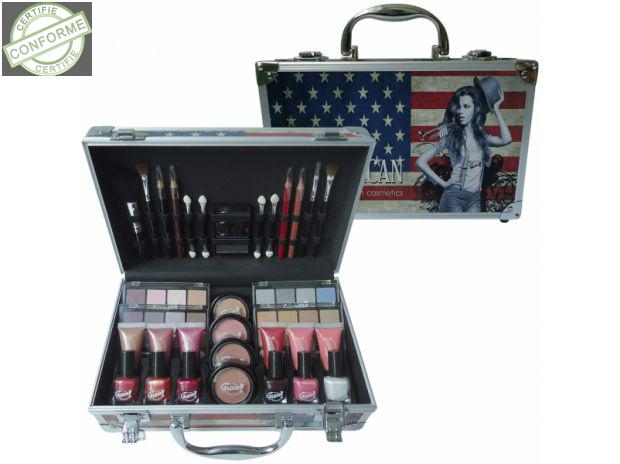 MALLETTE DE MAQUILLAGE - AMERICAN FASHION COSMETICS - 62 PCS à Saint thibault des vignes