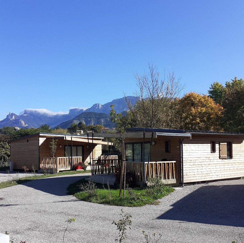 camping-auvergne-rhone-alpes-drome-sejour-en-camping-emplacements-nus-et-chalets-bois672324273235424363.jpg