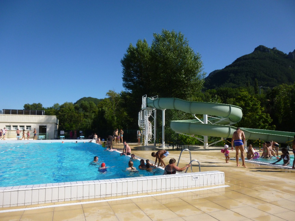 camping-auvergne-rhone-alpes-drome-sejour-en-camping-emplacements-nus-et-chalets-bois9131923363743525579.jpg